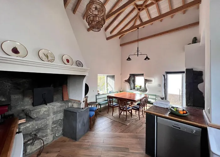 Waka Sun Rise Pico Azores * Cais do Pico